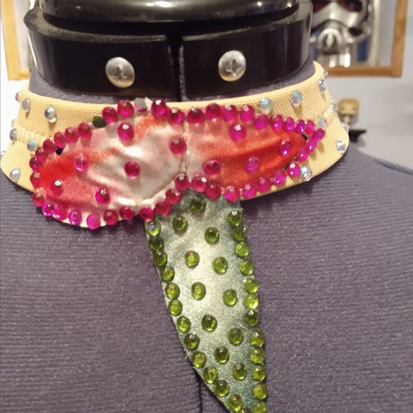 Bright Green Smooth Ballroom - Picture 3 of 7